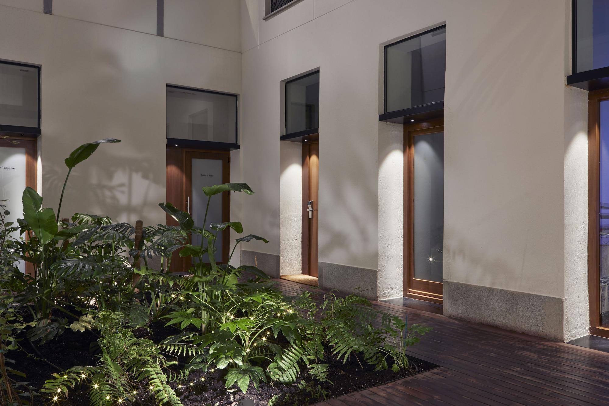60 Balconies Design Apartment Madrid Exterior photo